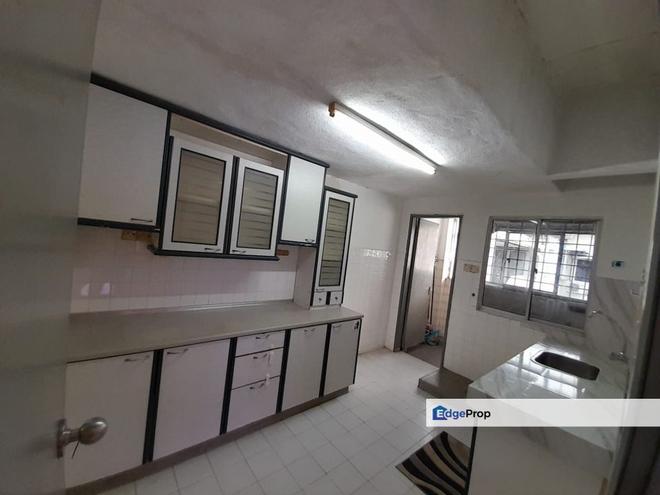 Apt Cheras Perdana Cheras Bandar Tun Hussien Onn Balakong Block A, Selangor, Cheras