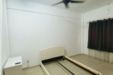 SL 4, Bandar Sungai Long