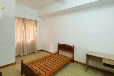 SL 4, Bandar Sungai Long