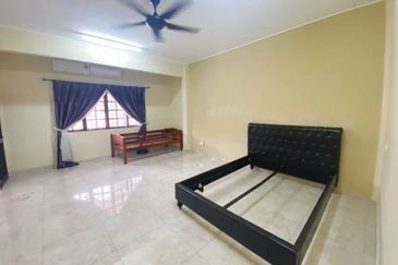 SL 4, Bandar Sungai Long