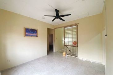 SL 4, Bandar Sungai Long