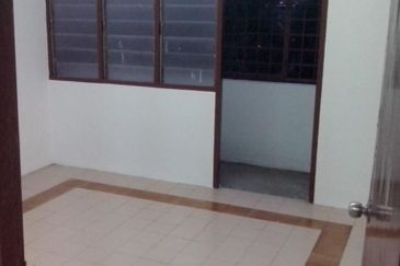 Glen Court, Bandar Sungai Long