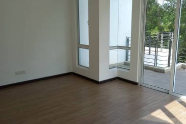 SL 8, Bandar Sungai Long