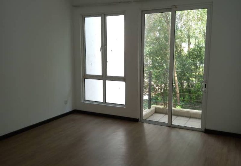 SL 8, Bandar Sungai Long