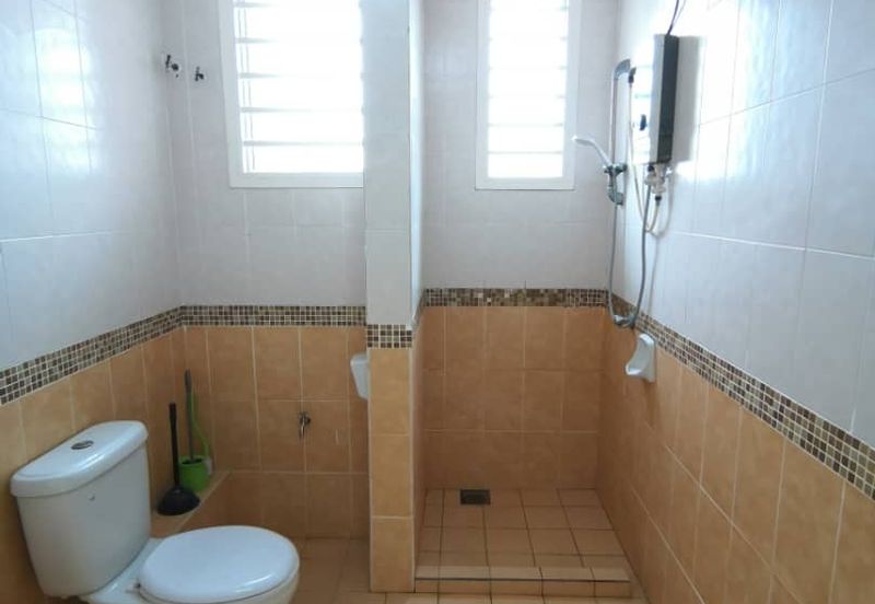 SL 8, Bandar Sungai Long