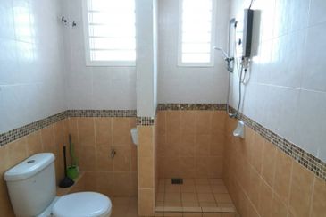 SL 8, Bandar Sungai Long