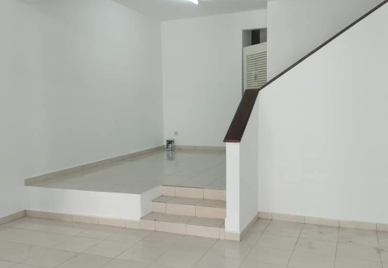 SL 8, Bandar Sungai Long