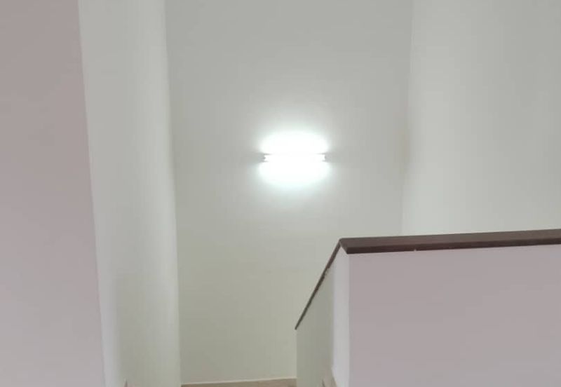 SL 8, Bandar Sungai Long