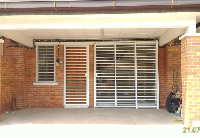 SL 8, Bandar Sungai Long