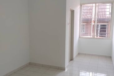 SL 8, Bandar Sungai Long