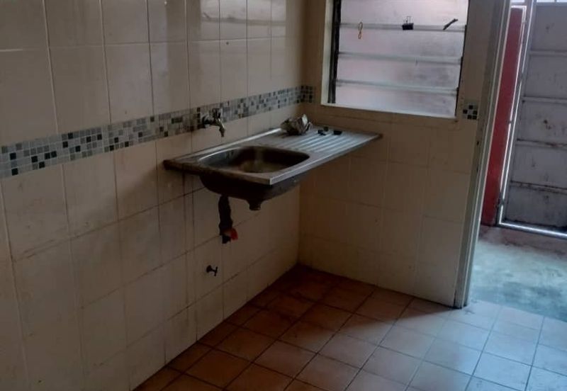 SL 8, Bandar Sungai Long