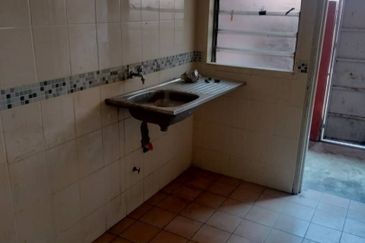 SL 8, Bandar Sungai Long