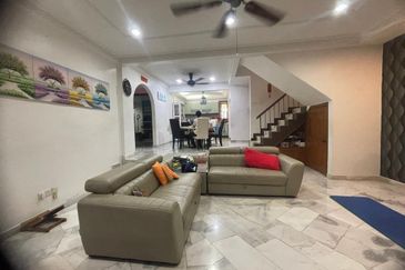 SL 11, Bandar Sungai Long