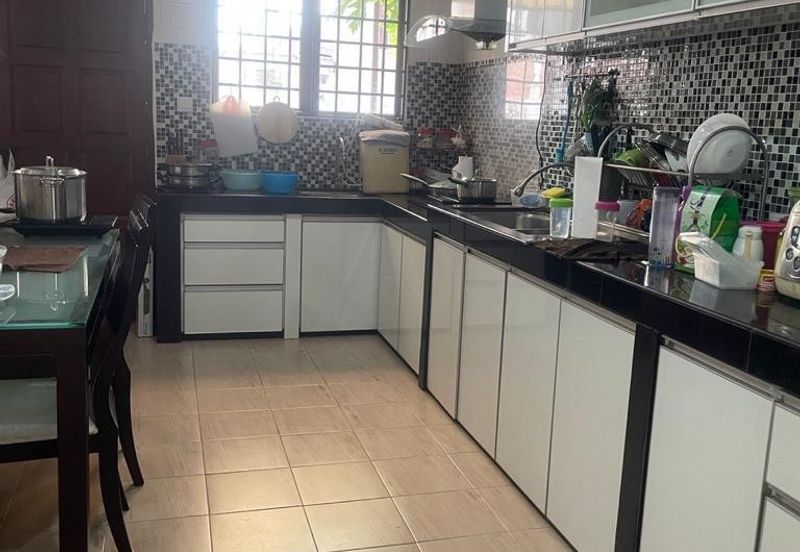 SL 11, Bandar Sungai Long