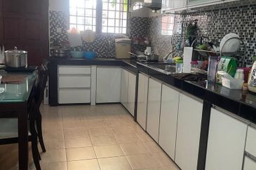 SL 11, Bandar Sungai Long