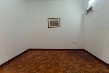 SL 6, Bandar Sungai Long