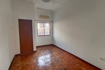 SL 6, Bandar Sungai Long