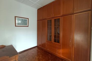 SL 6, Bandar Sungai Long