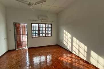 SL 6, Bandar Sungai Long