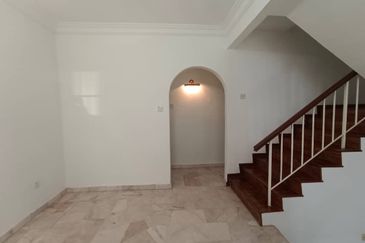 SL 6, Bandar Sungai Long