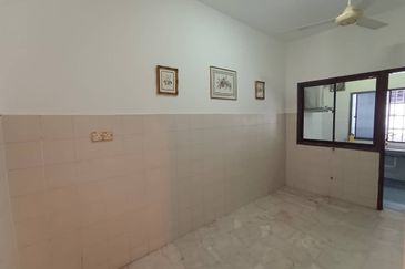 SL 6, Bandar Sungai Long