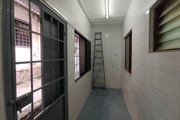 SL 6, Bandar Sungai Long