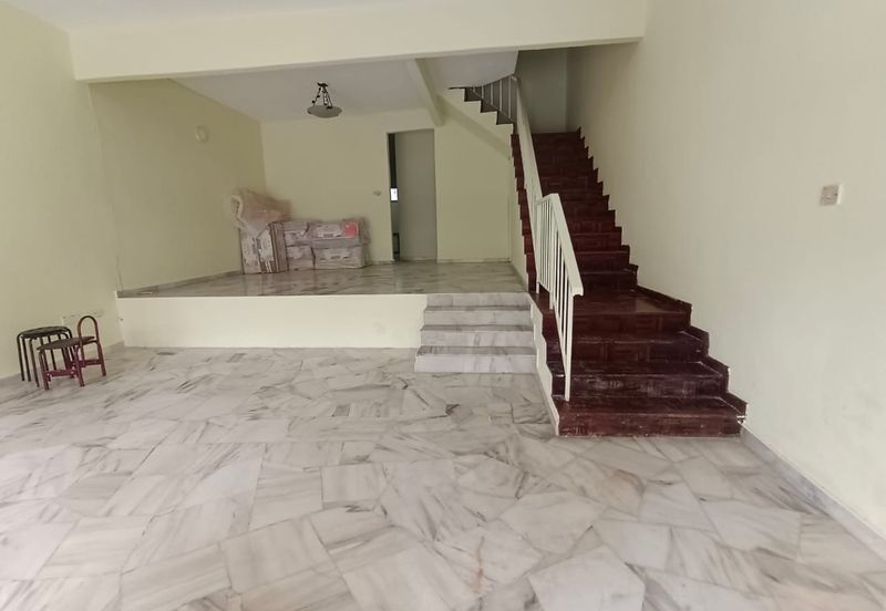 SL7, Bandar Sungai Long