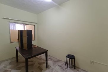 SL7, Bandar Sungai Long