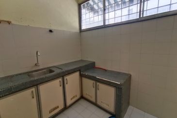 SL7, Bandar Sungai Long