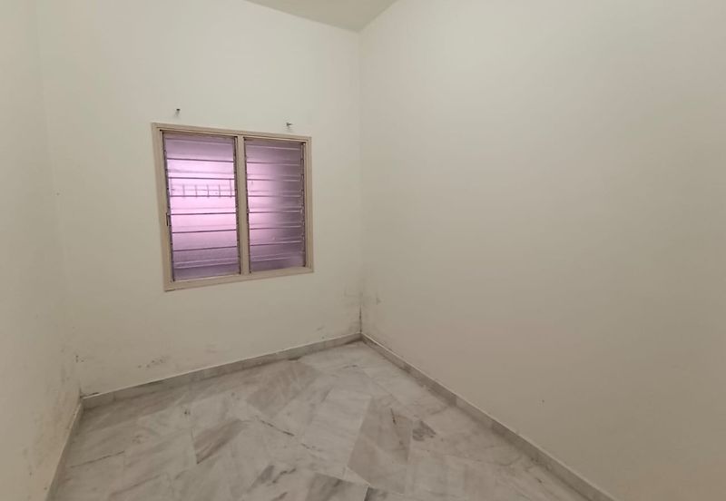 SL 6, Bandar Sungai Long