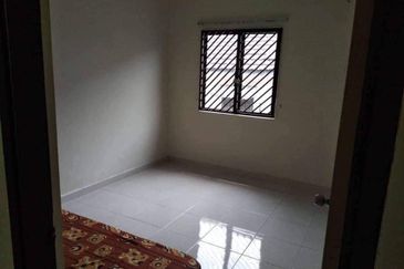 SL 6, Bandar Sungai Long