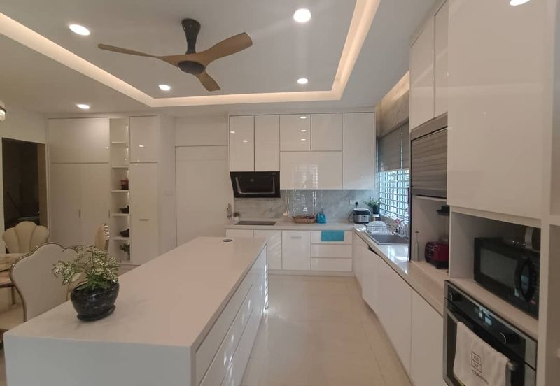 SL 14, Bandar Sungai Long