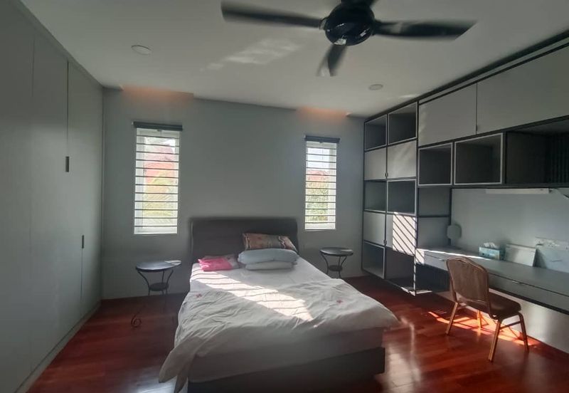 SL 14, Bandar Sungai Long