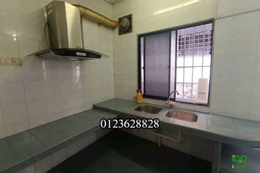 SL 6, Bandar Sungai Long