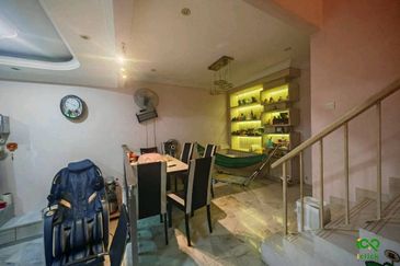 SL 6, Bandar Sungai Long