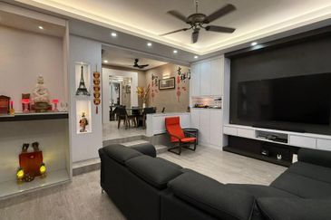 SL 11, Bandar Sungai Long