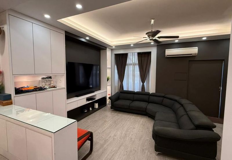 SL 11, Bandar Sungai Long