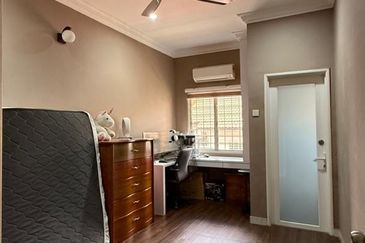 SL 11, Bandar Sungai Long