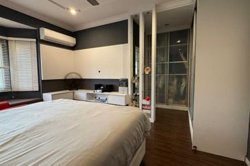 SL 11, Bandar Sungai Long