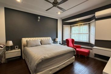 SL 11, Bandar Sungai Long