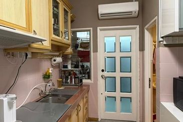 SL 11, Bandar Sungai Long