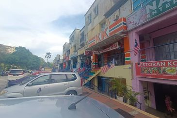 Taman Kinrara Seksyen 3