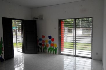 2 Sty Corner Bandar Sungai Long