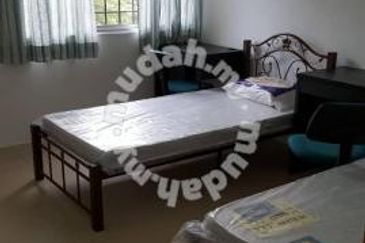 Glen Court, Bandar Sungai Long