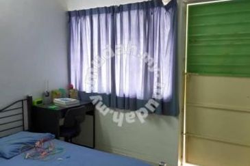 Glen Court, Bandar Sungai Long