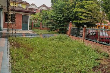 bandar sungai long corner