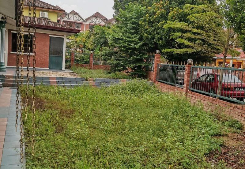 bandar sungai long corner