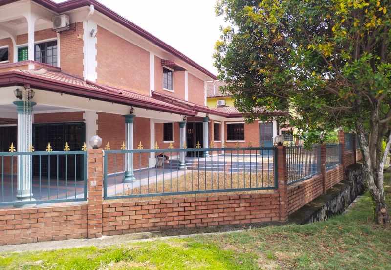 bandar sungai long corner