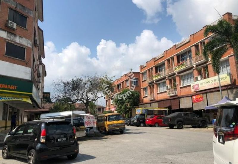 SL 11, Bandar Sungai Long