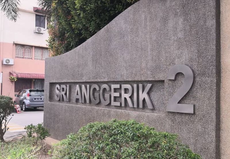 Sri Anggerik 2
